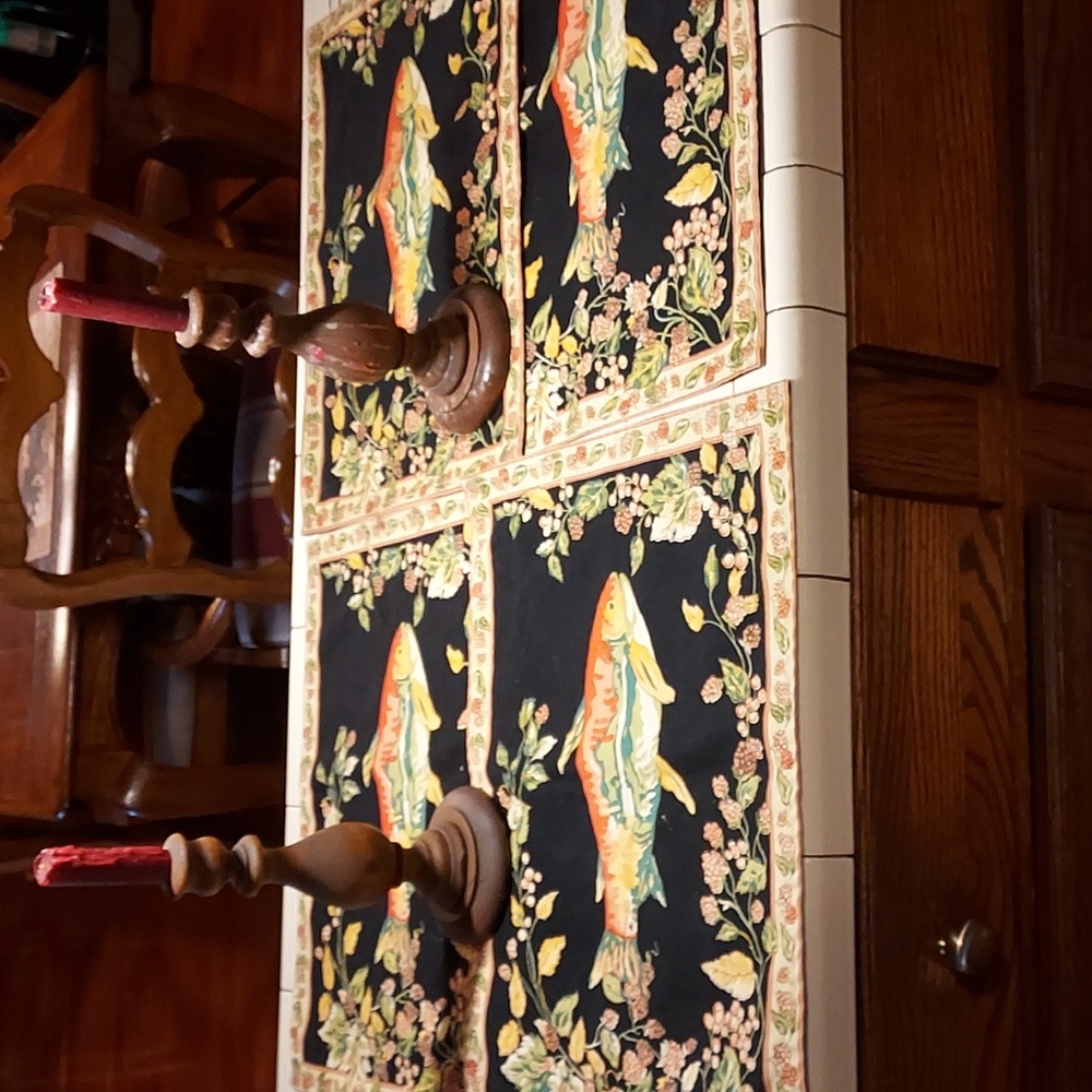 Set of 4 unique placemats /w 2 wooden candlesticks.